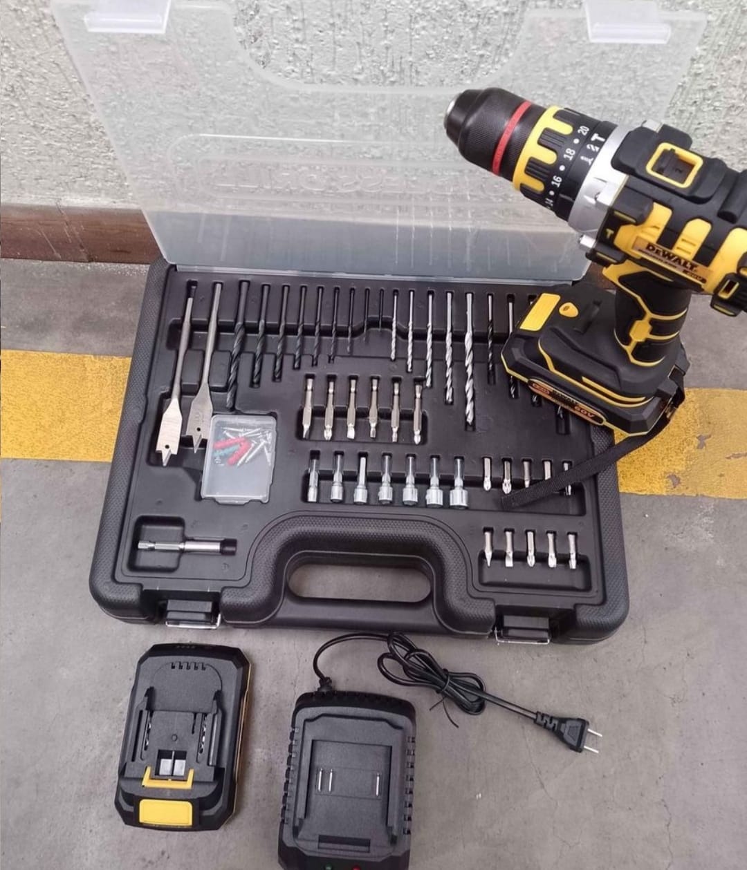 Taladro Inalámbrico 60V | Mandril 1/2" | Set Completo con 40 Piezas